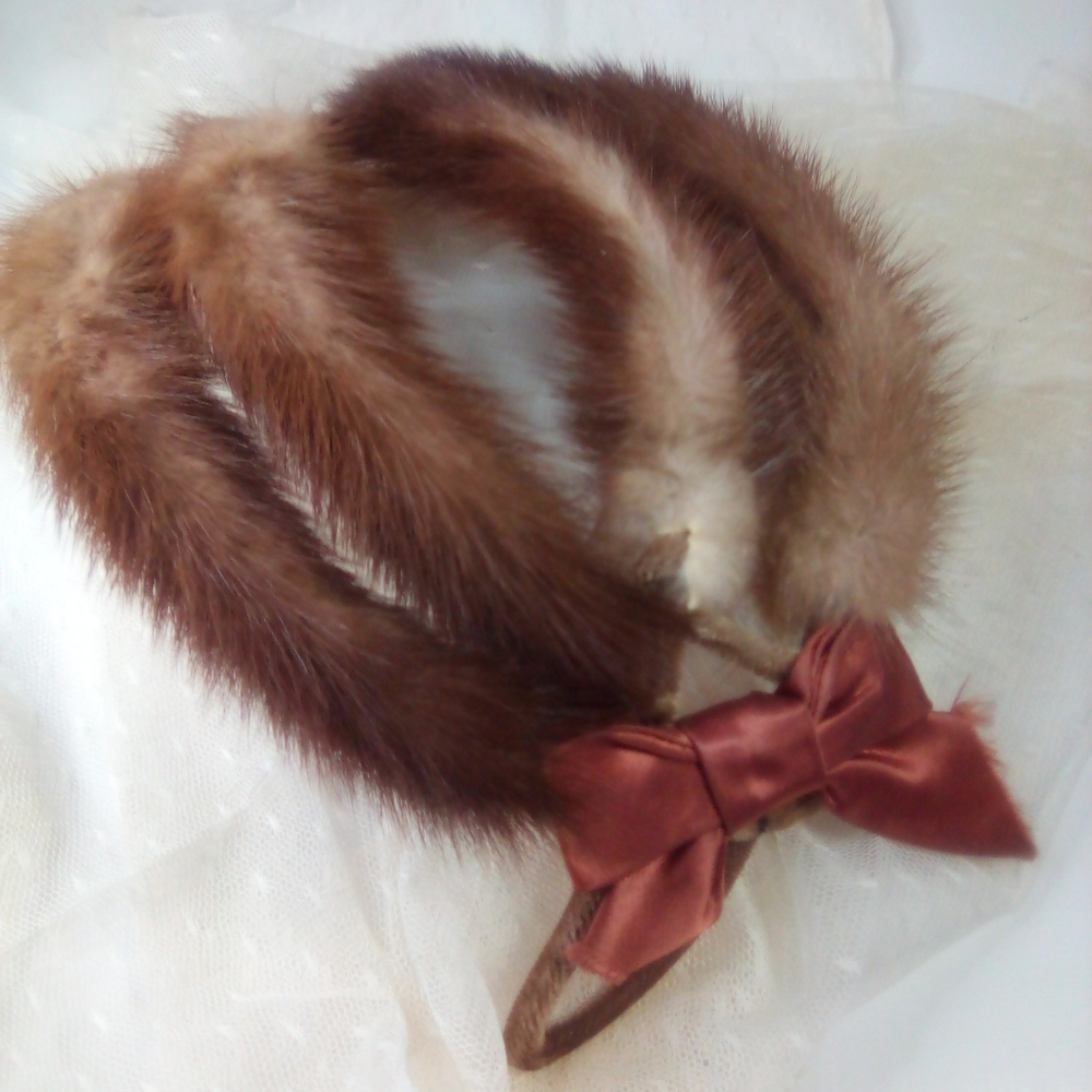 Vintage Mink hat with Satan ribbon